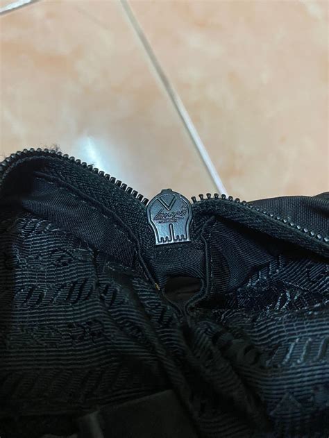 lampo zipper prada